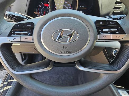 Used 2023 Hyundai Elantra SEL FWD image 22