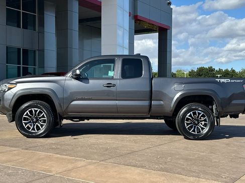 Used 2022 Toyota Tacoma TRD Sport w/ TRD Premium Sport Package RWD image 7