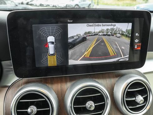 Used 2022 Mercedes-Benz GLC 300 4MATIC image 6