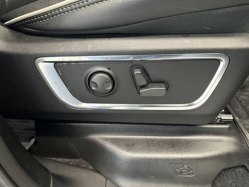 Used 2026 RAM 1500 Laramie w/ Night Edition image 27