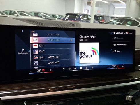 Used 2025 BMW X6 xDrive40i image 17