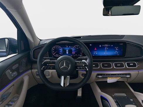 Used 2026 Mercedes-Benz GLS 450 4MATIC image 30