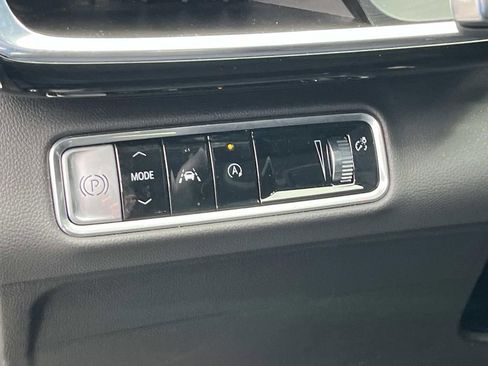 Used 2025 Buick Envision Preferred AWD/4WD image 26