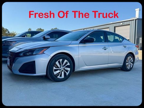 Used 2024 Nissan Altima 2.5 S image 1