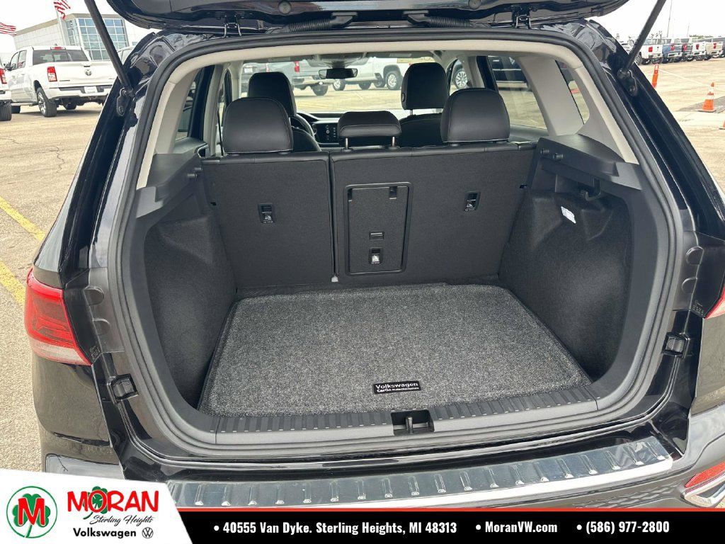 Certified 2024 Volkswagen Taos SE AWD/4WD image 11