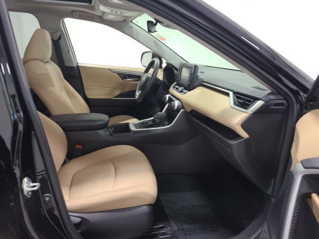 Used 2022 Toyota RAV4 XLE w/ Convenience Package AWD/4WD image 13