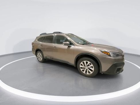 Used 2022 Subaru Outback Premium image 2
