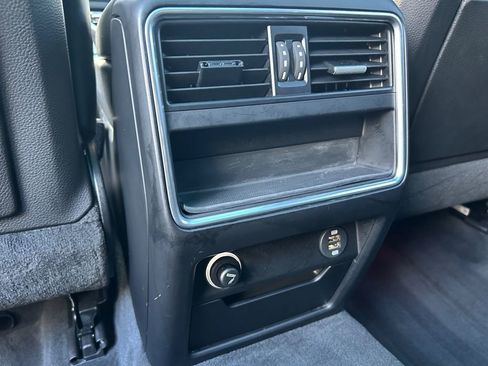 Used 2019 Porsche Cayenne image 36