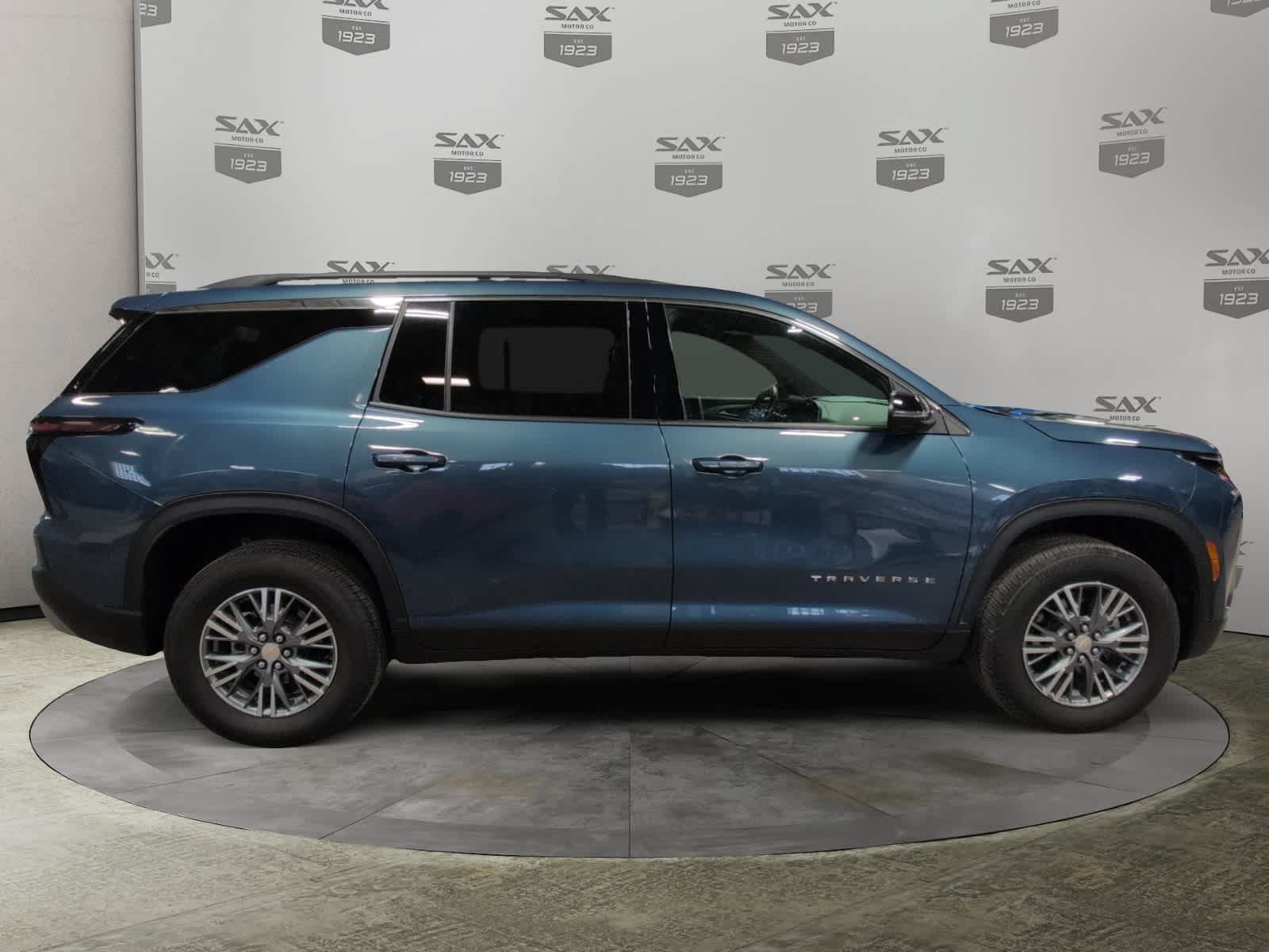 Used 2026 Chevrolet Traverse LT AWD/4WD image 6