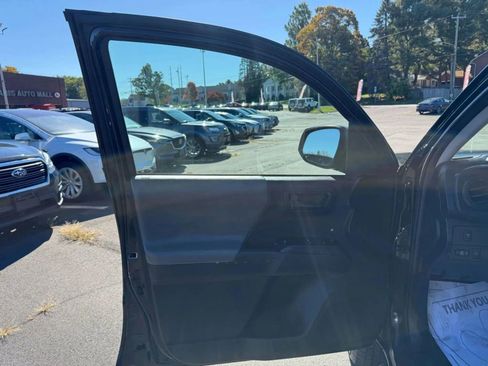 Used 2023 Toyota Tacoma SR RWD image 10