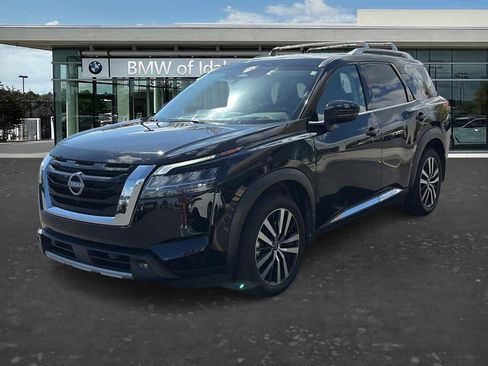 Used 2024 Nissan Pathfinder Platinum AWD/4WD image 3