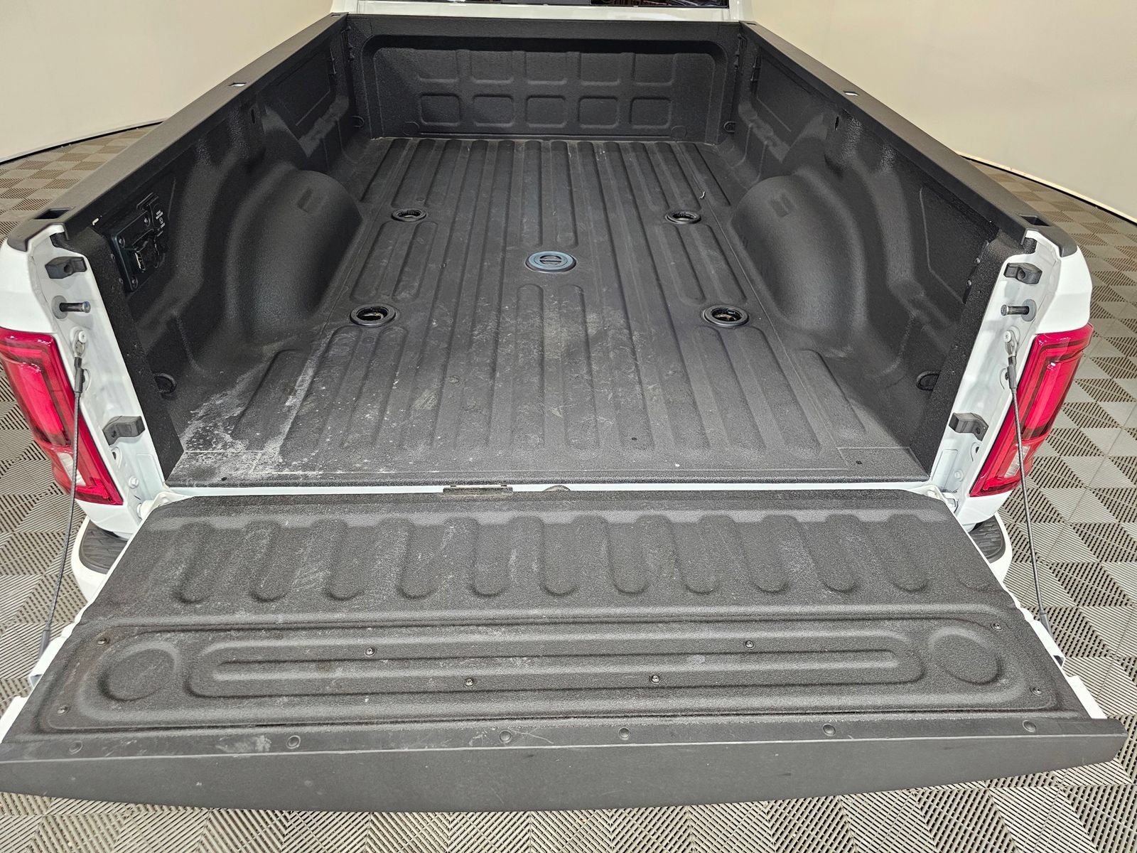 Used 2025 RAM 3500 Limited AWD/4WD image 27