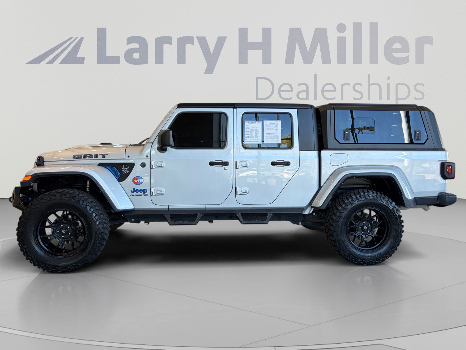 Used 2022 Jeep Gladiator Sport AWD/4WD image 2