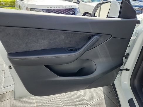Used 2021 Tesla Model Y Performance image 29