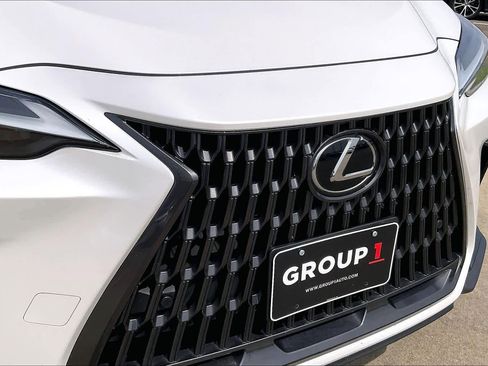 Used 2025 Lexus NX 250 FWD w/ Towing Package (2000 Lbs) image 27
