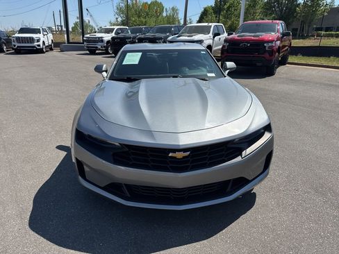 Used 2023 Chevrolet Camaro LT RWD image 8