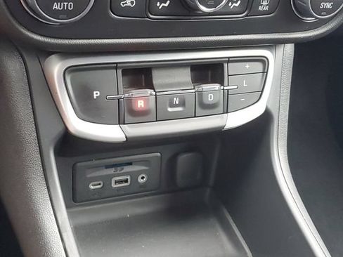 Certified 2023 GMC Terrain SLT AWD/4WD image 30