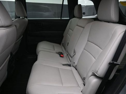Used 2023 Honda Passport EX-L image 10