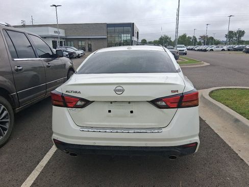 Used 2023 Nissan Altima 2.5 SR w/ SR Premium Package FWD image 6