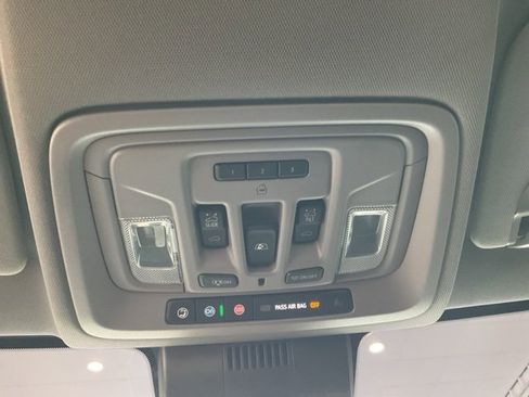 Used 2022 GMC Sierra 1500 SLT w/ SLT Premium Plus Package image 19