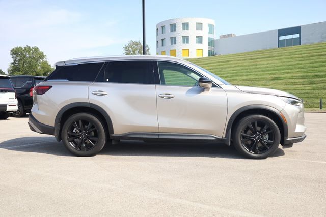 Used 2024 INFINITI QX60 Luxe AWD/4WD image 3