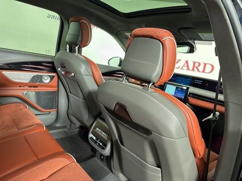 Used 2025 Lincoln Nautilus Black Label image 19