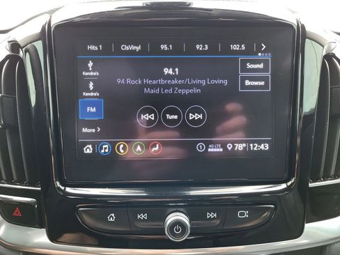 Used 2020 Chevrolet Traverse LT w/ LT Premium Package AWD/4WD image 13
