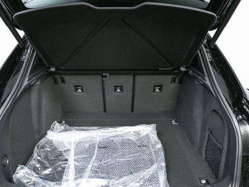 Certified 2026 Porsche Macan Turbo AWD/4WD image 28