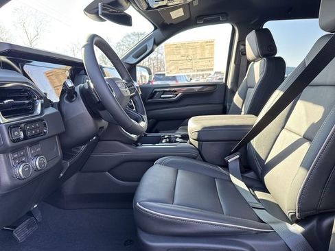 New 2026 GMC Yukon XL Elevation image 12