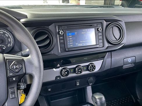 Used 2018 Toyota Tacoma SR w/ SR Convenience Package image 6