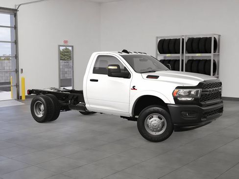 Used 2024 RAM 3500 Tradesman image 7