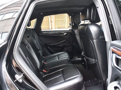 Used 2015 Porsche Macan Turbo image 26