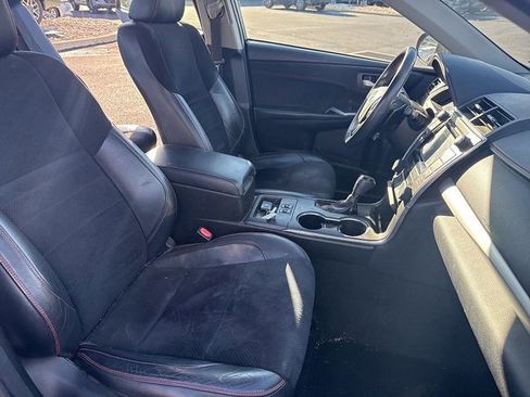 Used 2015 Toyota Camry XSE image 16