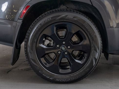 Used 2024 Land Rover Defender 130 S image 44