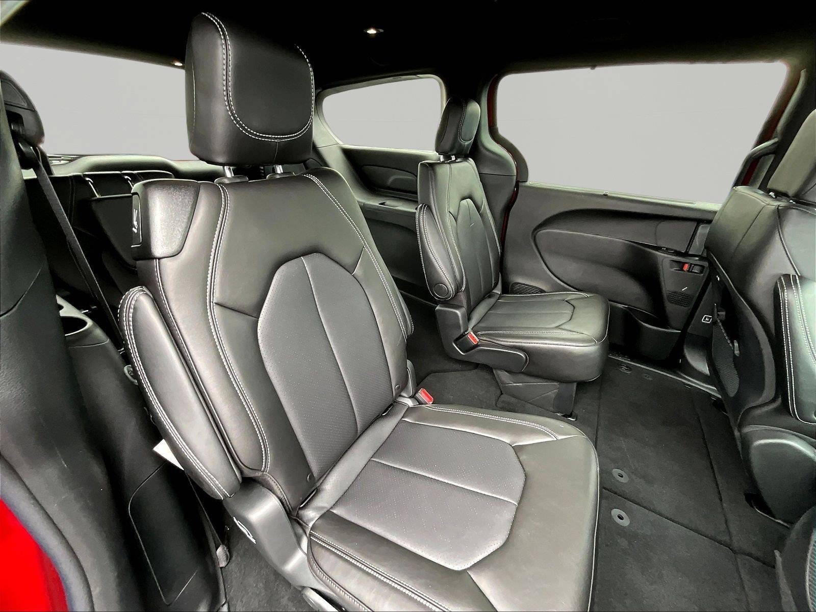 New 2027 Chrysler Pacifica Select AWD/4WD image 19
