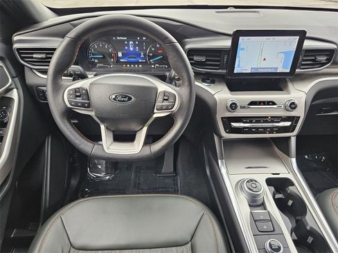 Used 2023 Ford Explorer Timberline image 7