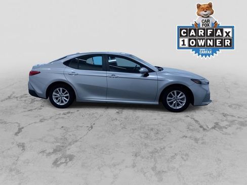 Used 2025 Toyota Camry LE image 2