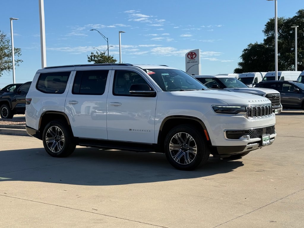 Used 2024 Jeep Wagoneer Series II w/ Flexible Seating Group RWD image 6