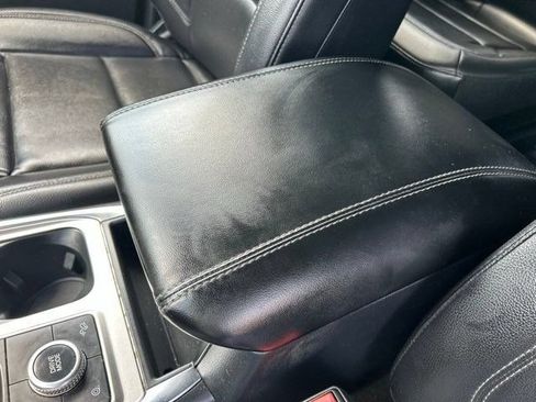 Used 2021 Ford Explorer XLT w/ Equipment Group 202A AWD/4WD image 36