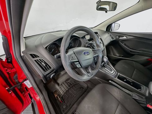 Used 2017 Ford Focus SE FWD image 9