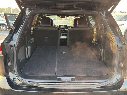 Used 2021 Toyota Highlander XSE FWD image 34
