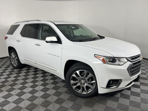 Used 2020 Chevrolet Traverse Premier w/ LPO, Floor Liner Package AWD/4WD image 2