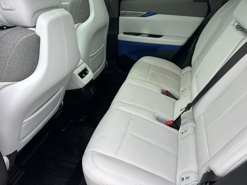 Used 2025 Cadillac Optiq Sport 1 w/ LPO, ONYX Package image 11