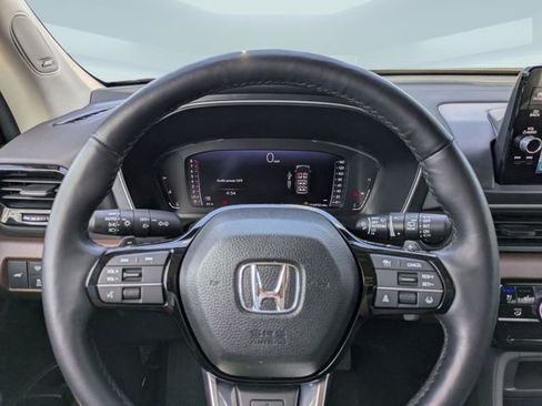 Used 2024 Honda Pilot Elite image 32