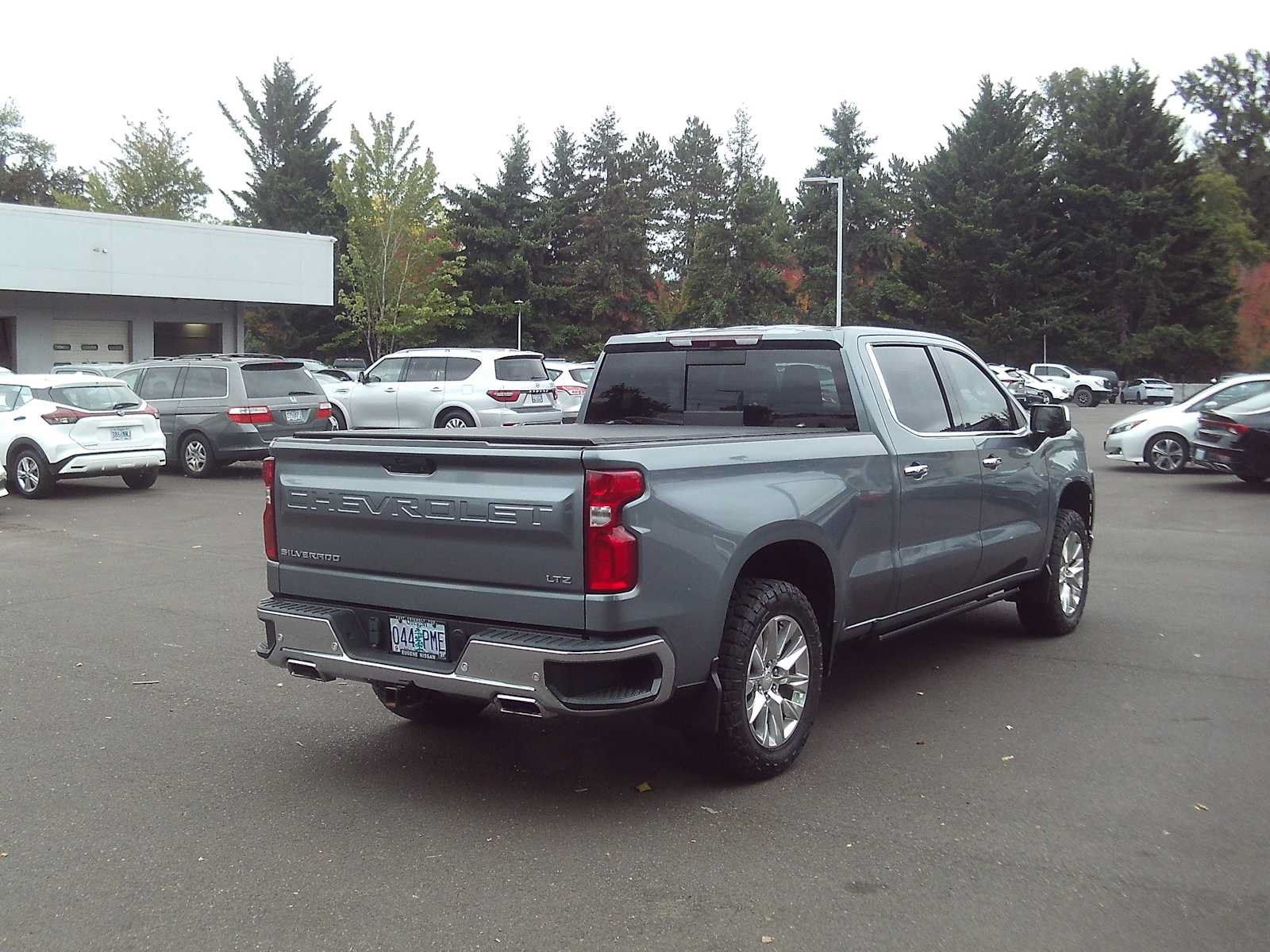 Used 2019 Chevrolet Silverado 1500 LTZ w/ LTZ Premium Package AWD/4WD image 5