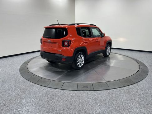 Used 2016 Jeep Renegade Latitude w/ Popular Equipment Group image 6