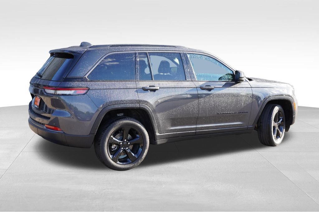 Used 2026 Jeep Grand Cherokee Limited w/ Limited Altitude Package AWD/4WD image 4