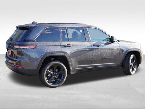 Used 2026 Jeep Grand Cherokee Limited w/ Limited Altitude Package AWD/4WD image 4
