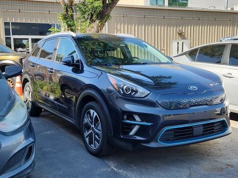 Used 2020 Kia Niro EX w/ Cold Weather Package FWD image 1
