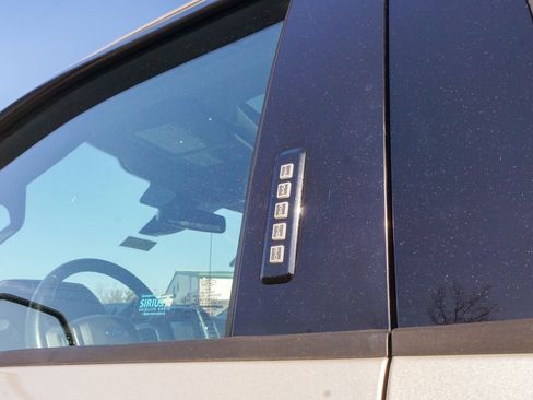 Used 2017 Ford F250 Lariat w/ Lariat Ultimate Package image 10